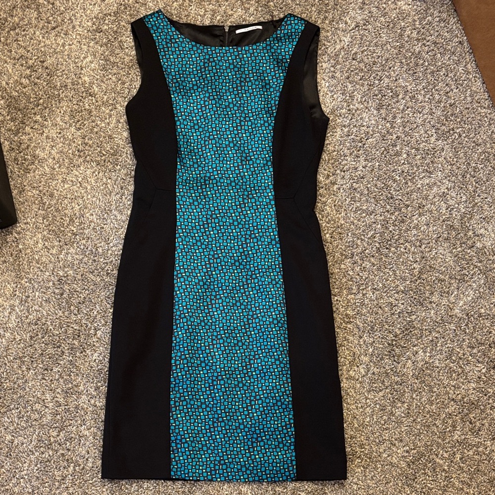 T Tahari sleeveless sheath dress